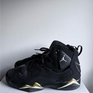 Air Jordan Basketball Shoes Black & Gold – Youth Size 6Y or Woman size 7.5